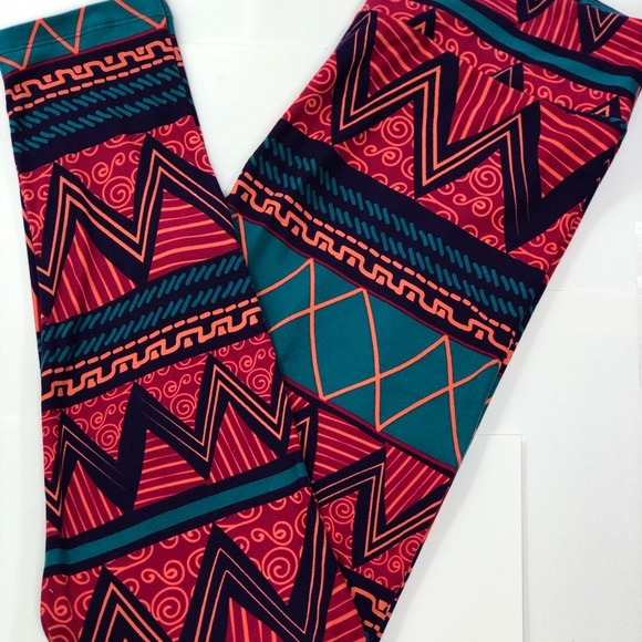 🖤TC PRINT LEGGINGS💕 - Picture 4 of 6